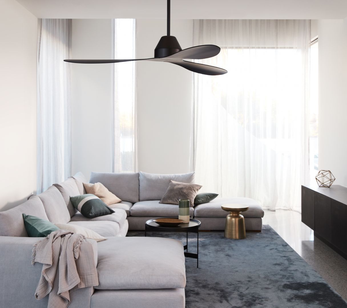 Beacon Deckenventilator mit Lampe Whitehaven chrom gebürstet Akazie dunkel